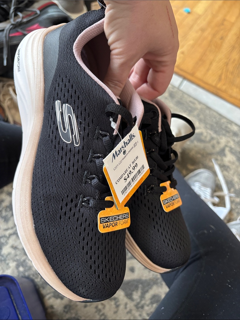 NWT! Lower Price! Skechers Women's Black and Light Pink Vapor Foam Sneakers
